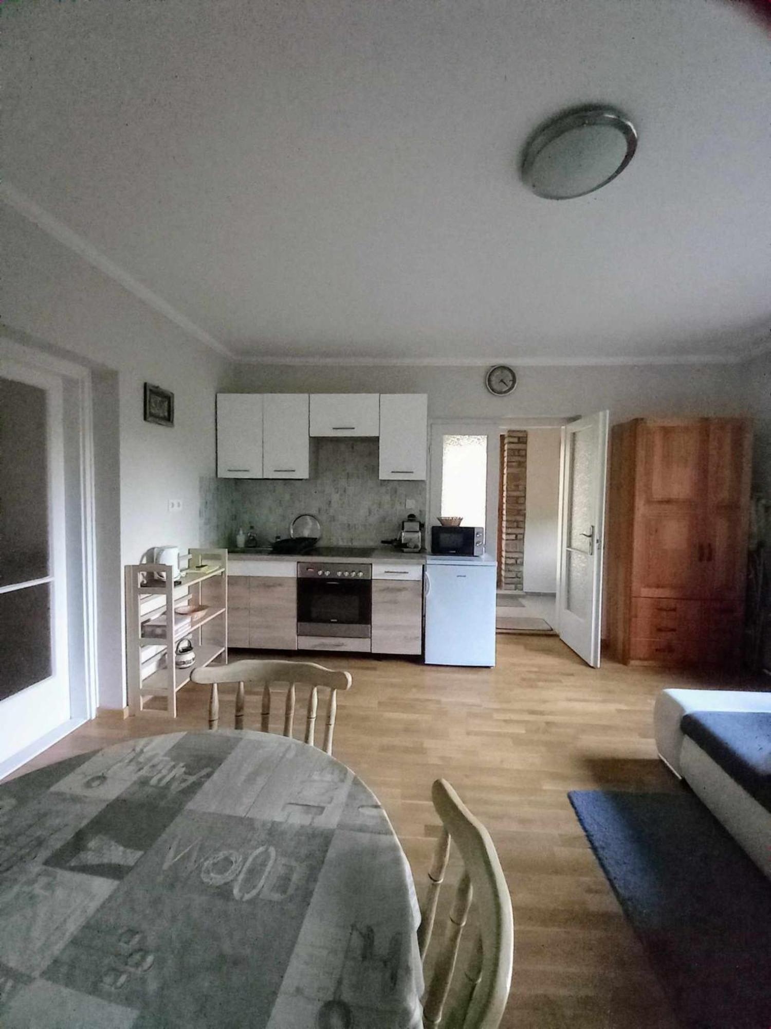Bike&Night Apartment Baracska Exterior photo